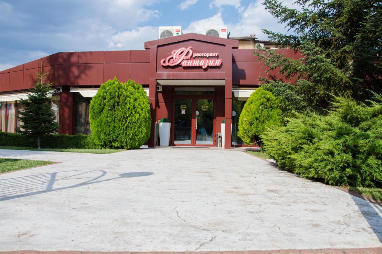 Hotel Fantazia Haskovo Exterior foto