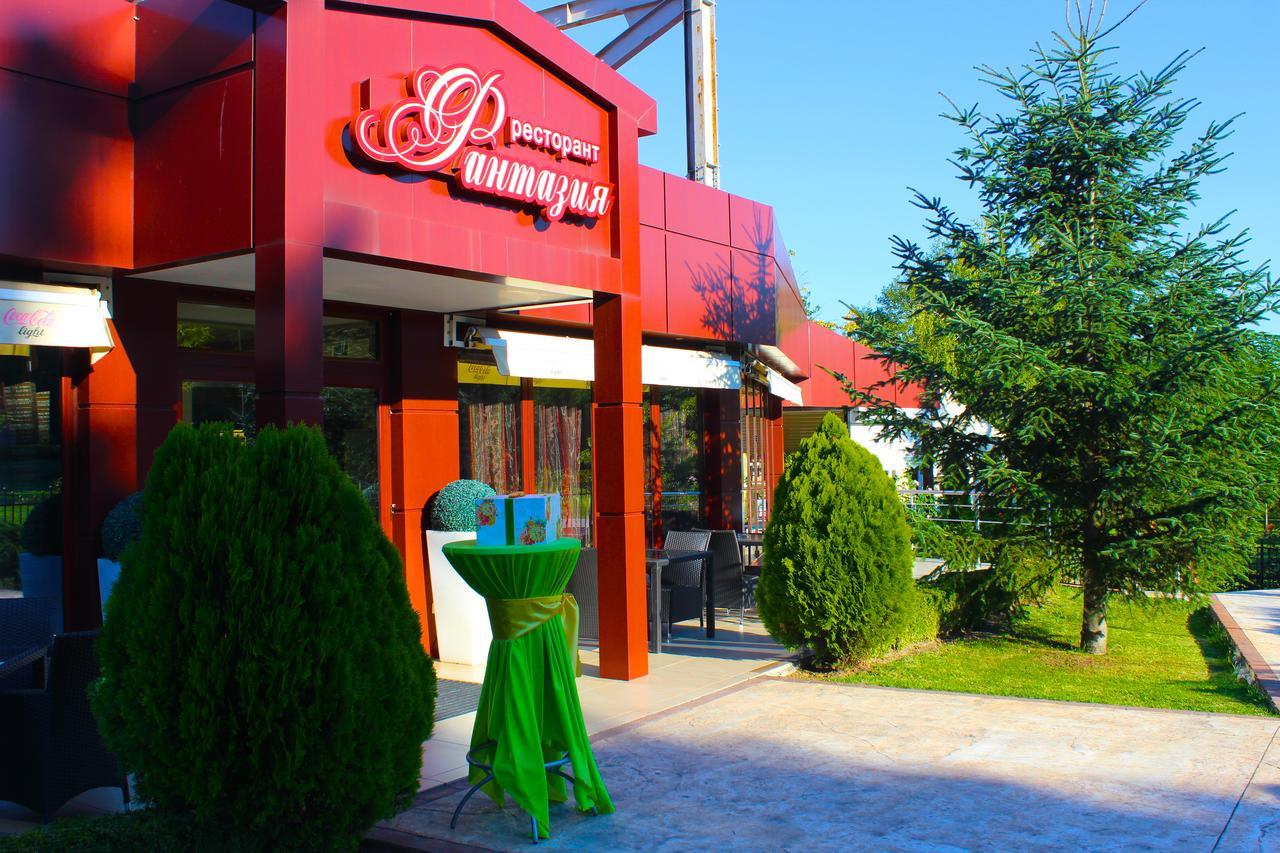 Hotel Fantazia Haskovo Exterior foto
